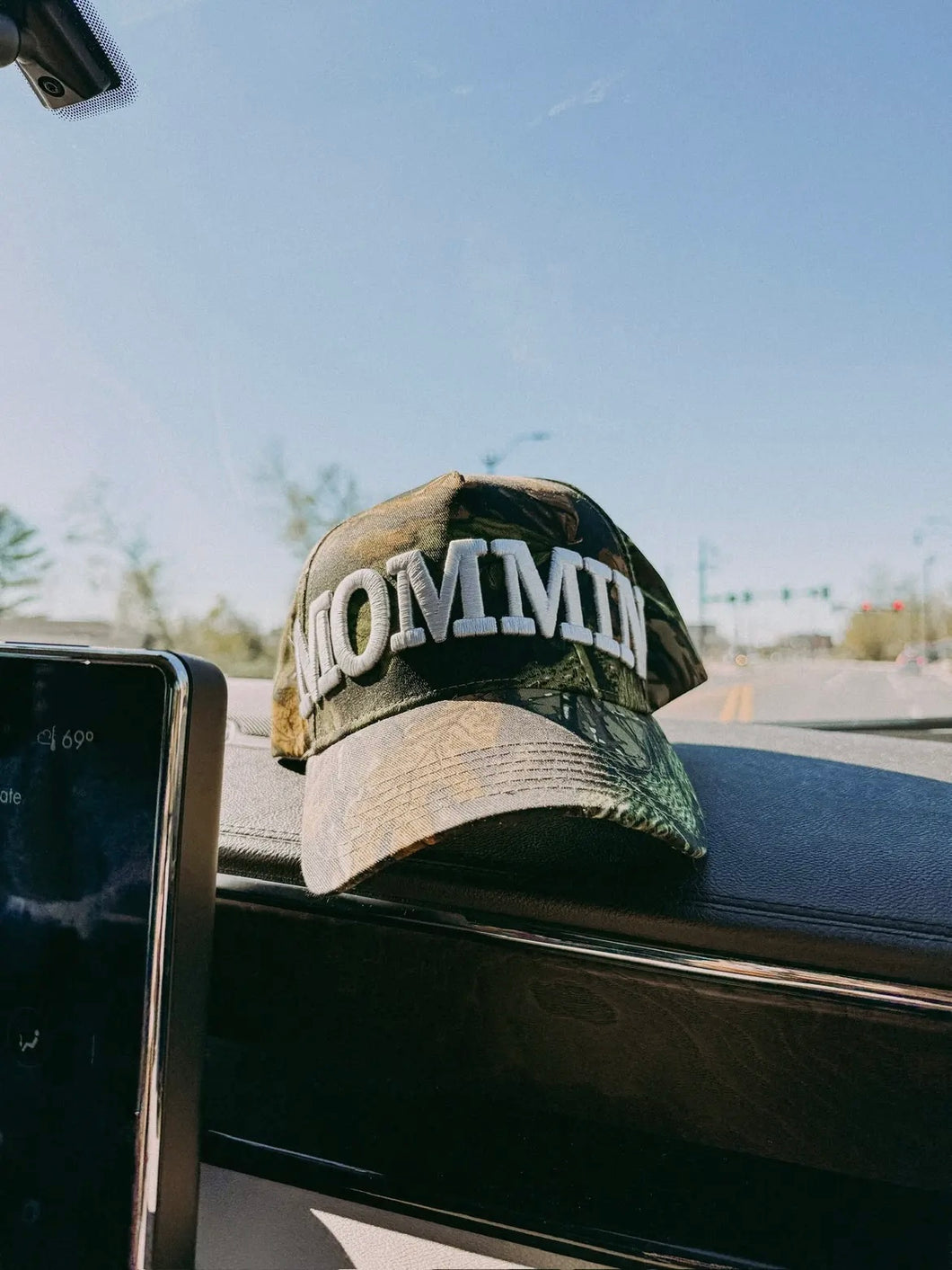 Trucker Hat - Mommin'